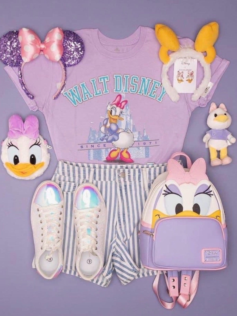 Walt Disney World 100% Cotton Purple Daisy Duck Short Sleeve Tee 💜🎀
